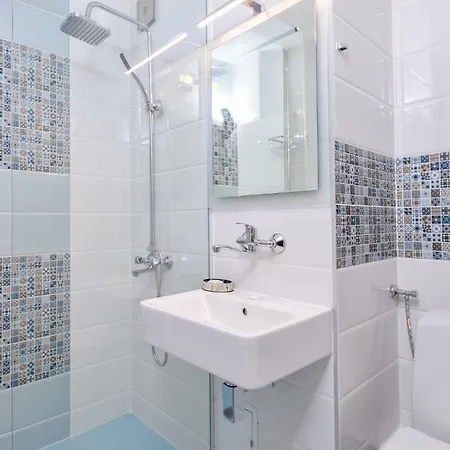 Lägenhet Comfortable One Bedroom In A Lively Area | Zona B5 | Russian Square Sofia