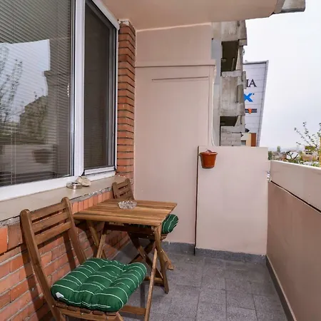 Lägenhet Comfortable One Bedroom In A Lively Area | Zona B5 | Russian Square Sofia