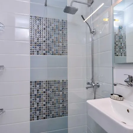Апартамент Comfortable One Bedroom In A Lively Area | Zona B5 | Russian Square *