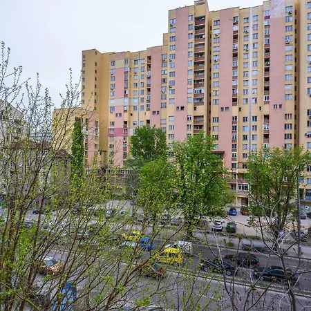 Comfortable One Bedroom In A Lively Area | Zona B5 | Russian Square Lägenhet Sofia