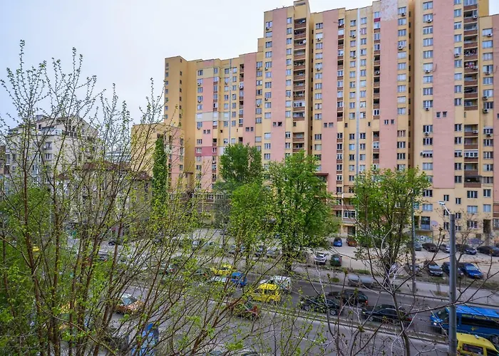 Comfortable One Bedroom In A Lively Area | Zona B5 | Russian Square Lejlighed Sofia